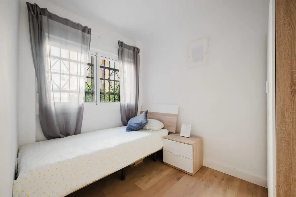 Habitación de Piso en venta en Sevilla con Calefacción y Amueblado