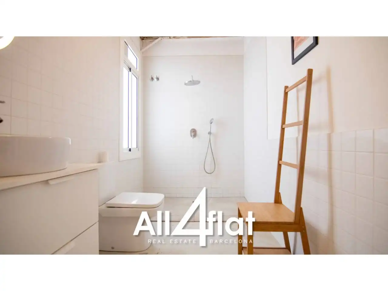 Baño de Piso de alquiler en Barcelona con Calefacción, Amueblado y Balcón