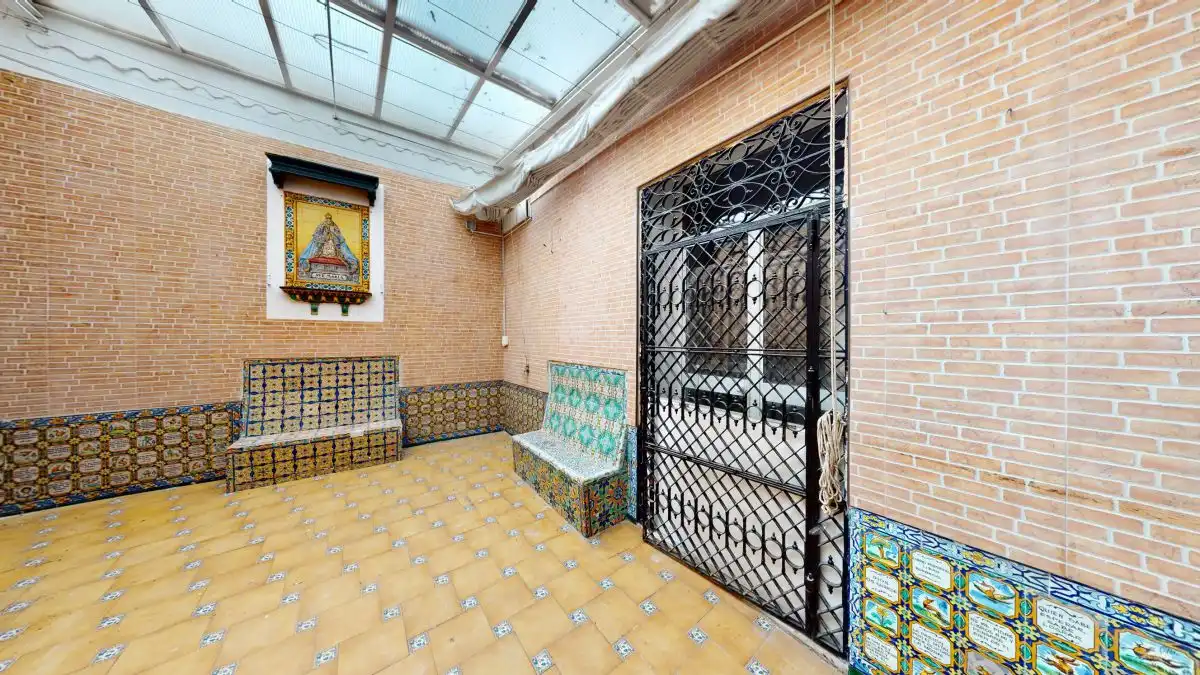 Houses for sale in Sevilla  with Air Conditioner, Terrace and Balcony