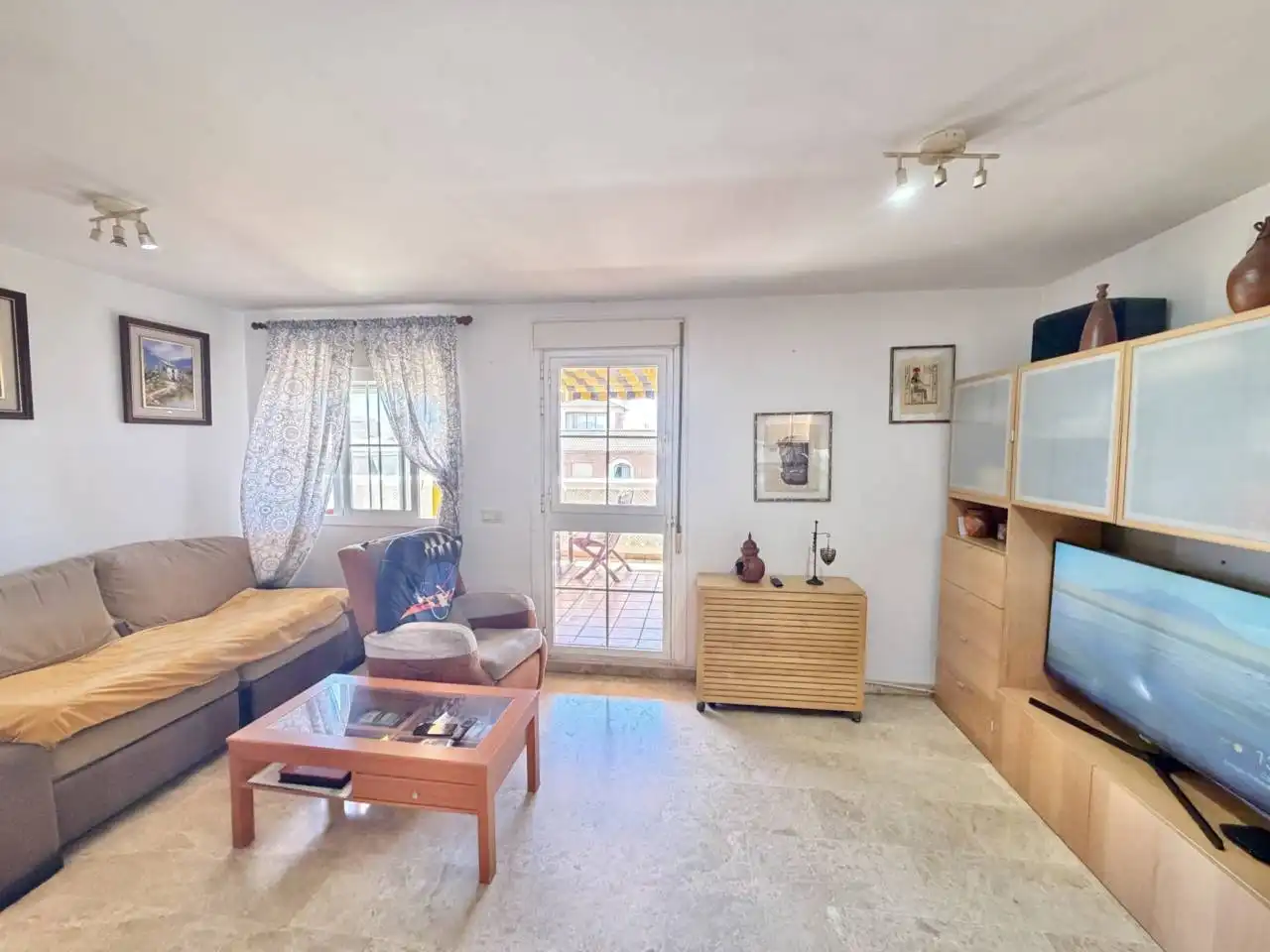 Sala d'estar de Àtic en venda en Rincón de la Victoria amb Aire condicionat i Terrassa