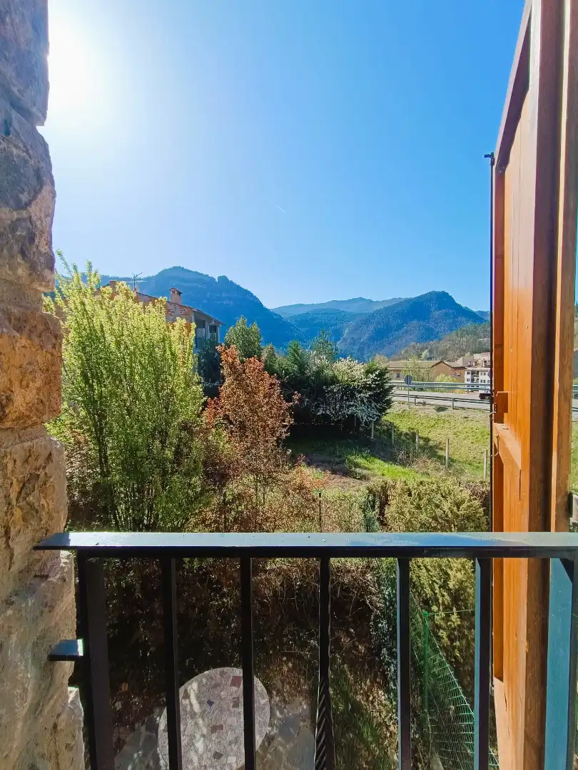 Vista exterior de Casa adosada en venta en Bagà con Aire acondicionado, Calefacción y Terraza