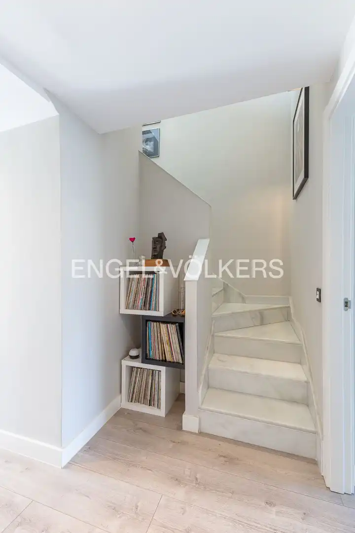 Duplexes for sale in Madrid  with Air Conditioner, Heating and Private garden