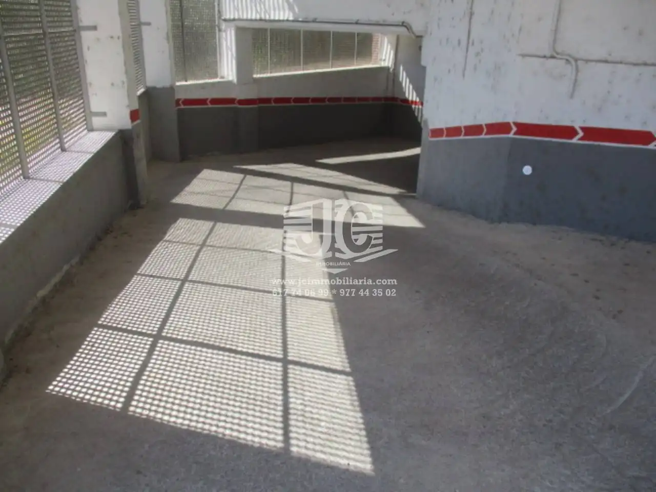 Parkplatz von Garage zum Verkauf in Tortosa