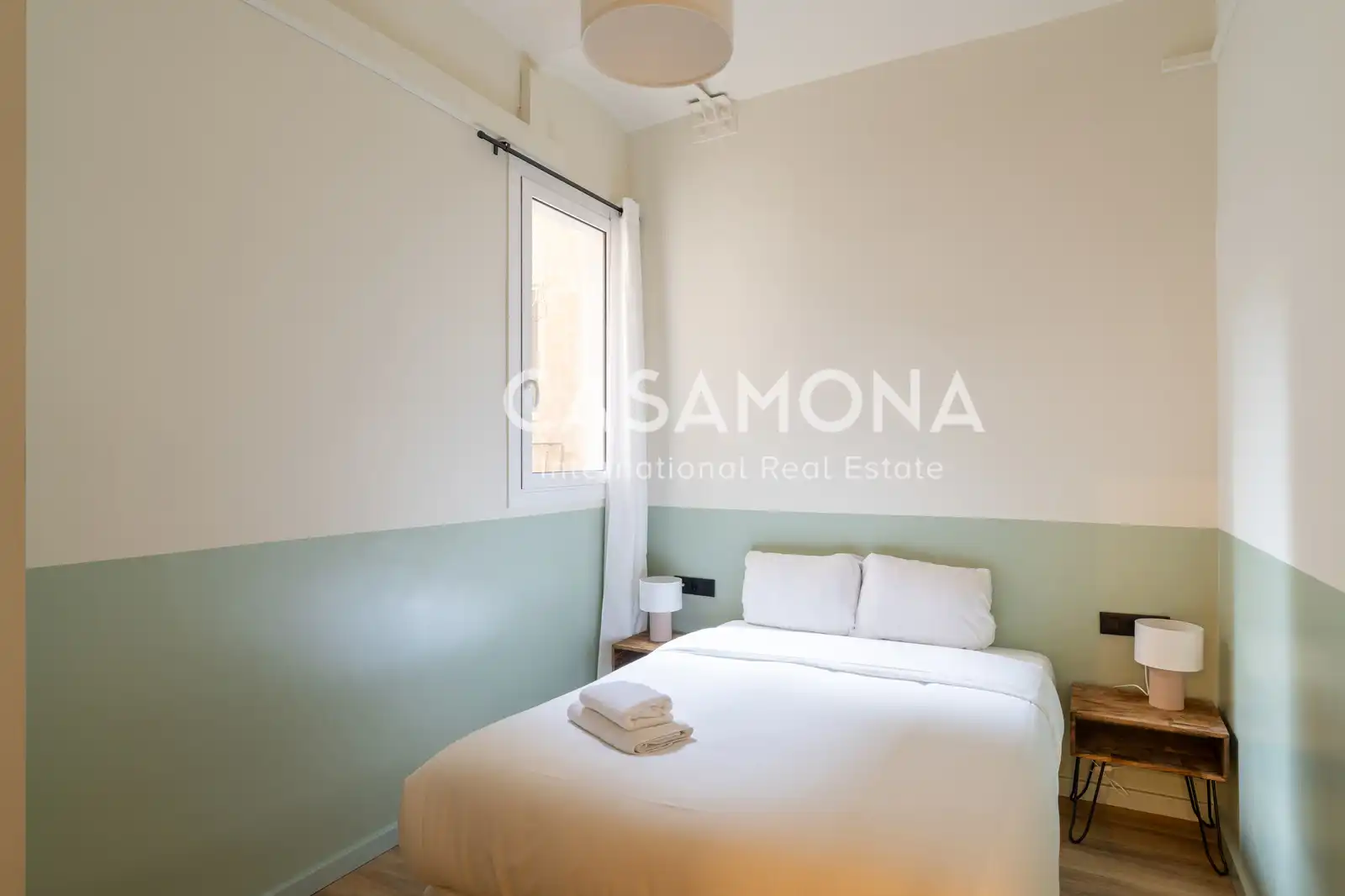 Bedroom of Apartments for rent in Sant Martí