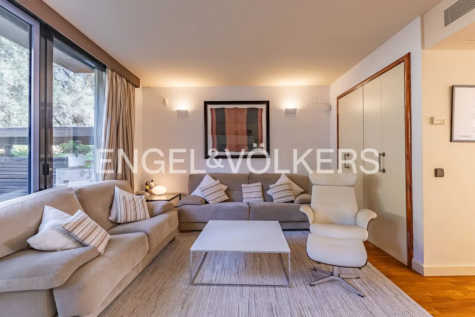 Sala de estar de Casa o chalet en venta en Barcelona con Aire acondicionado, Calefacción y Jardín privado