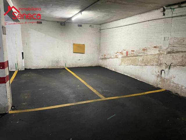 Garaje en Alquiler en LOS CHOPOS en Santa Rosa - Valdeolleros