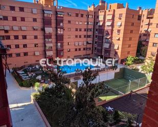 Exterior view of Flat to rent in  Madrid Capital  with Air Conditioner, Swimming Pool and Furnished