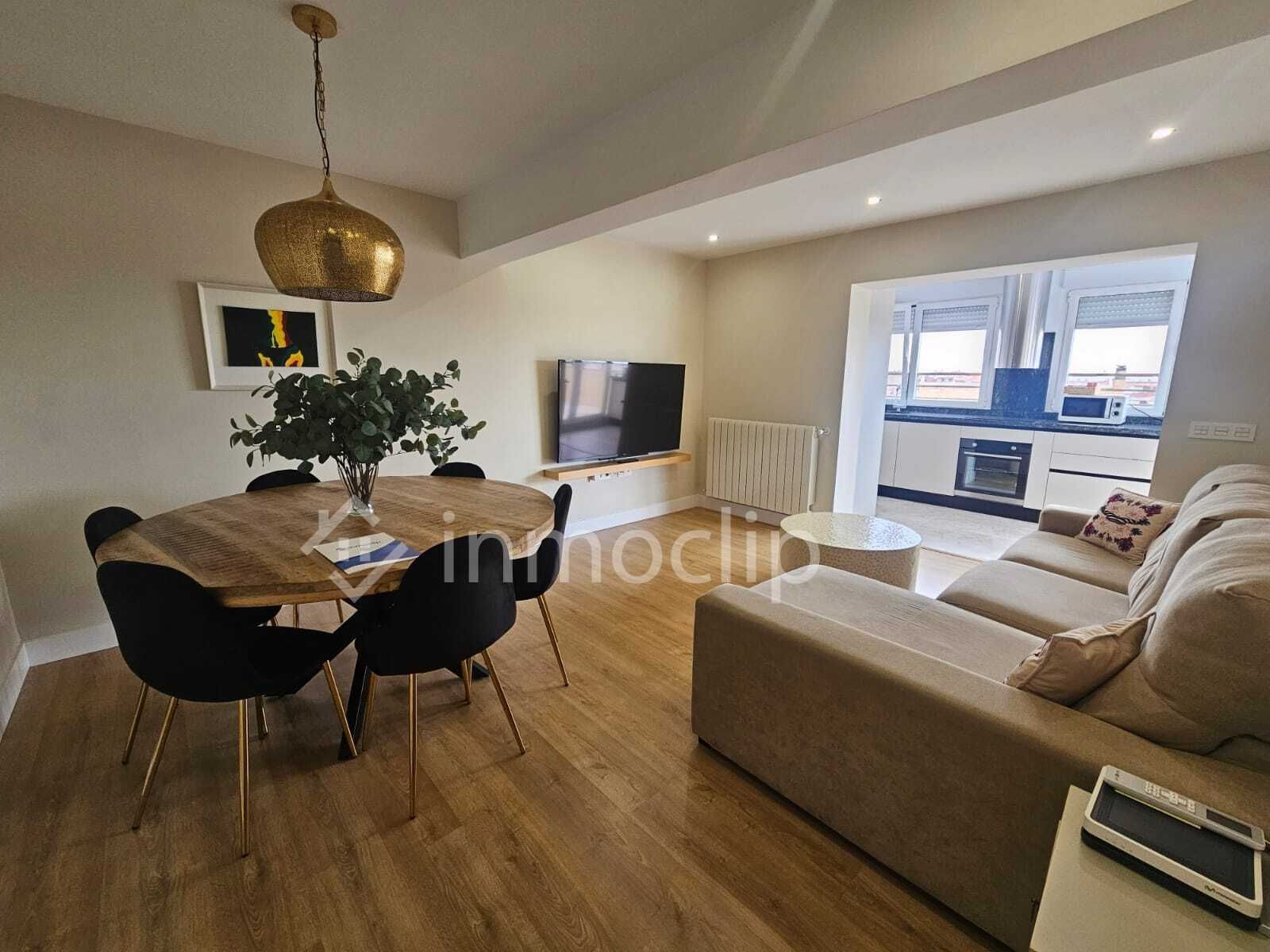 Sala d'estar de Àtic en venda en Salamanca Capital amb Aire condicionat, Calefacció i Terrassa