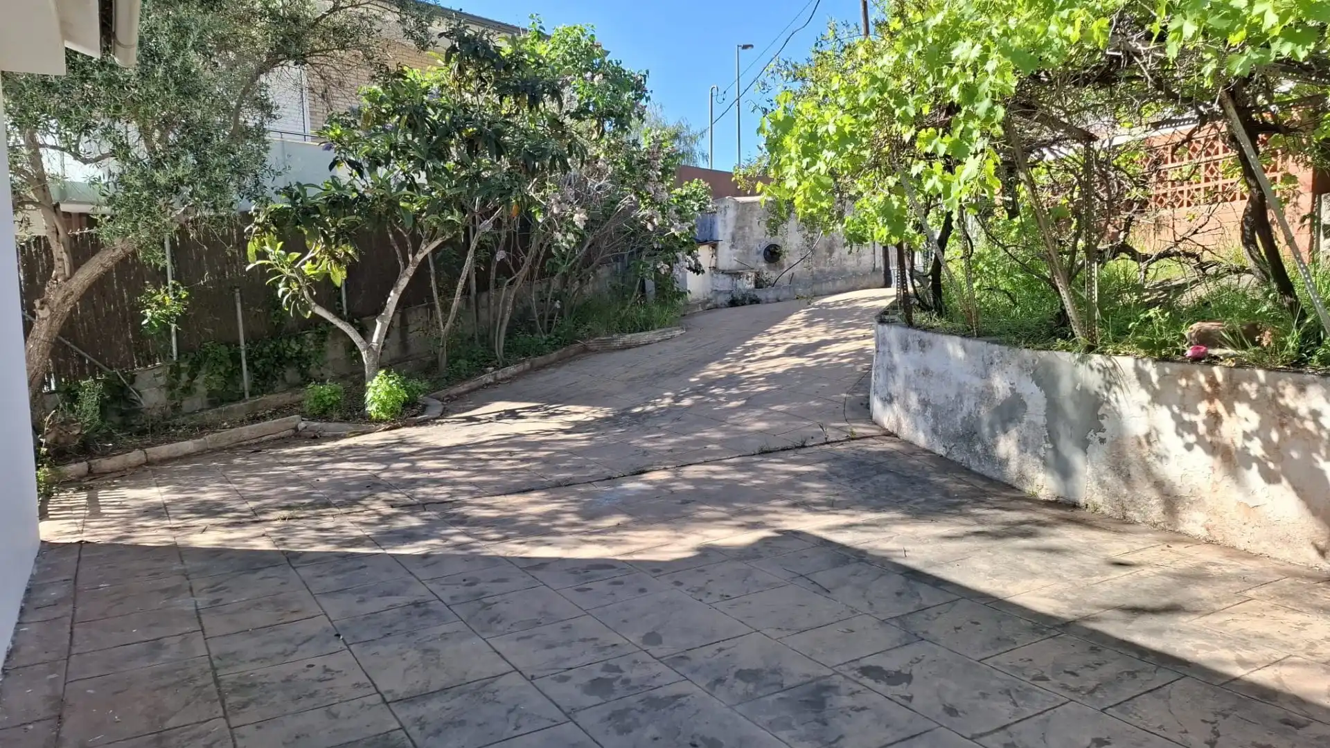 Vista exterior de Casa o chalet en venta en Vallirana con Terraza