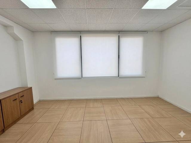 Oficina en Alquiler en Calle Mariano Barbacid en Rivas Futura