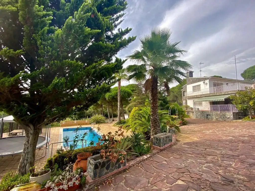 Vista exterior de Casa o xalet en venda en Lloret de Mar amb Aire condicionat, Calefacció i Jardí privat
