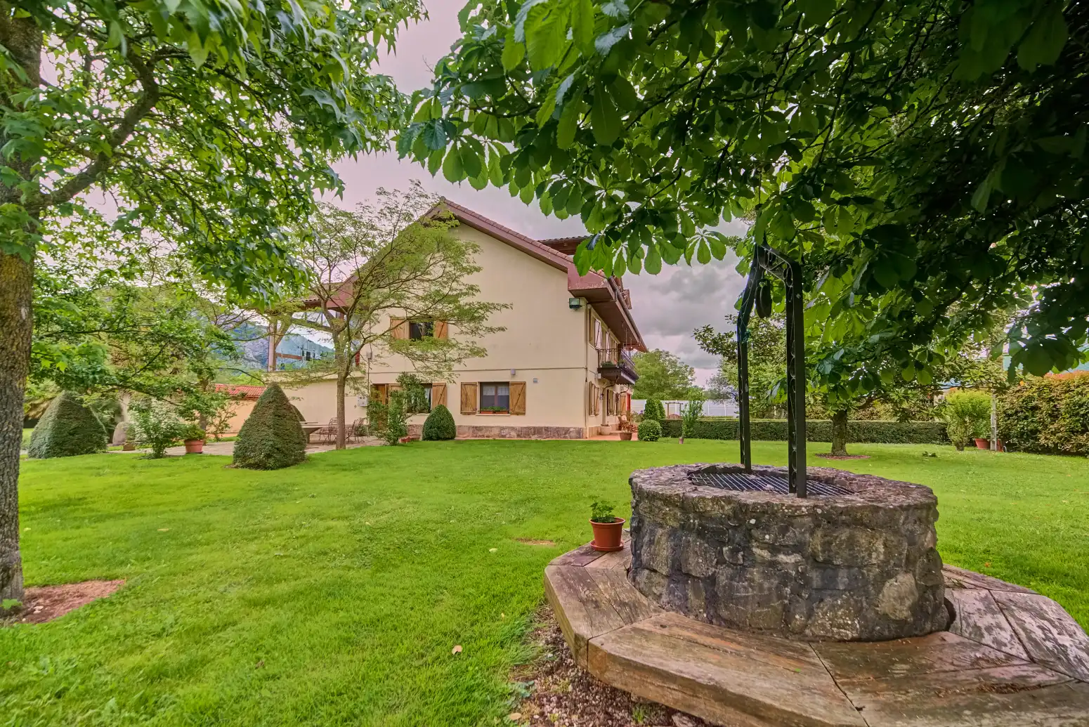 Vista exterior de Casa o chalet en venta en Irañeta con Calefacción, Jardín privado y Parquet