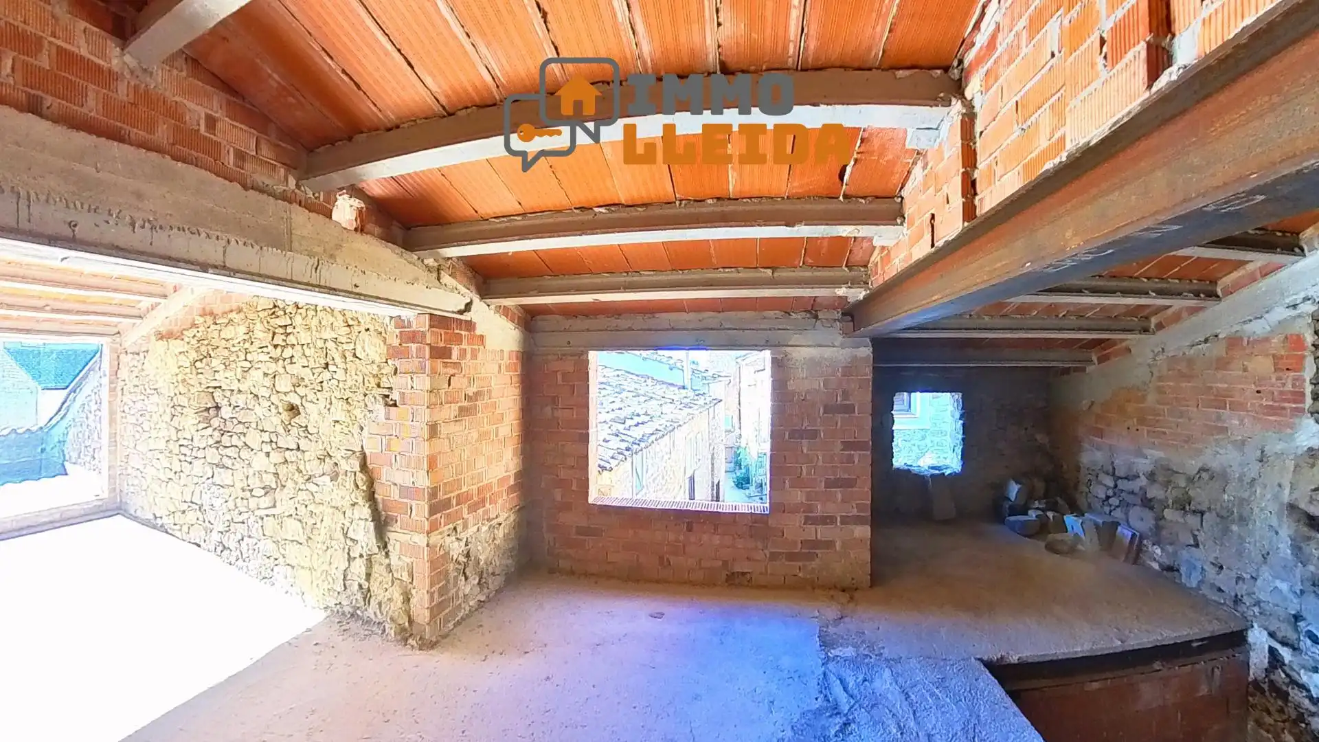 Casa adosada en venta en Vilanova de Meià con Terraza, Trastero y Balcón
