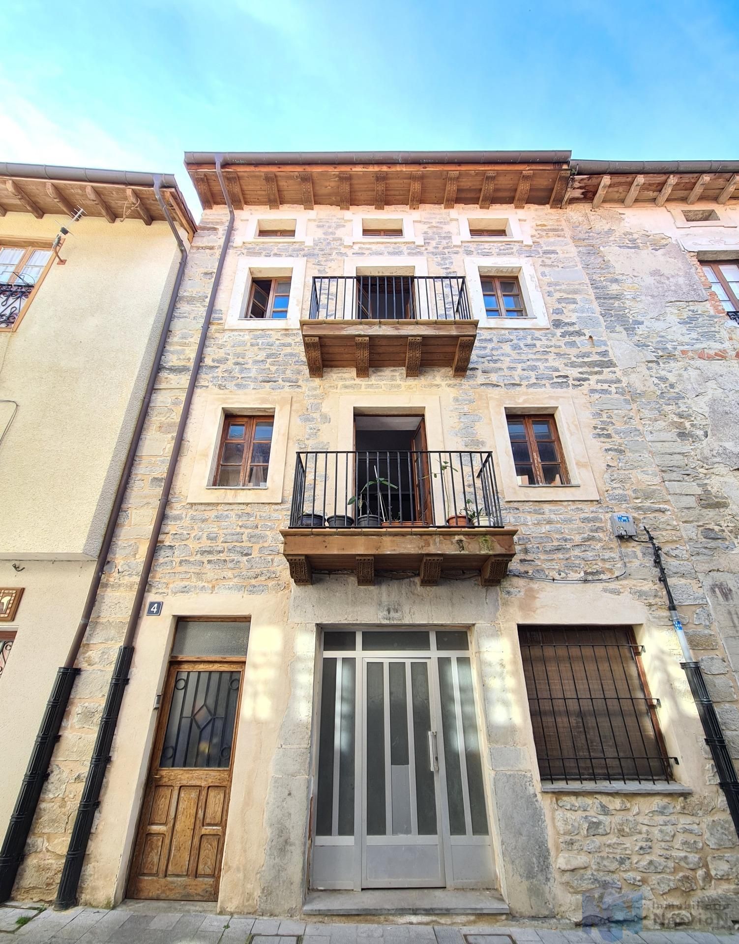 Exterior view of House or chalet for sale in Artziniega  with Furnished