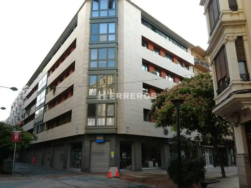 Vista exterior de Trastero en venta en  Logroño