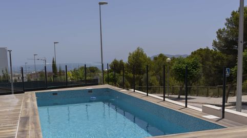 Villa de 3 dormitorios y 3 baños con piscina y jardín en Polop, imatge 4
