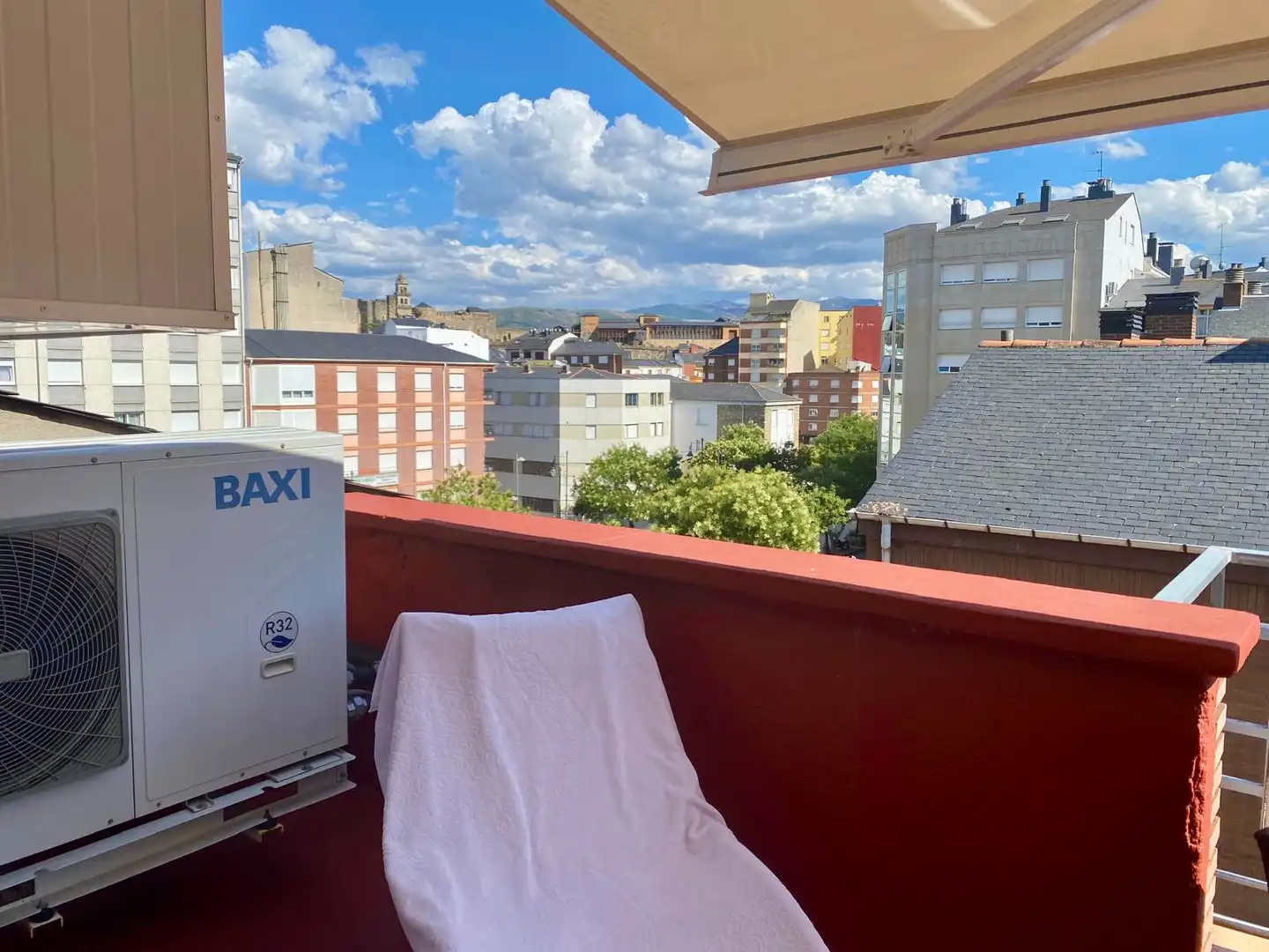 Flat for sale in Calle Luciana Fernández, 14, Centro