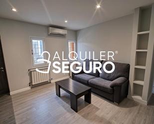 Bedroom of Flat to rent in  Madrid Capital  with Air Conditioner and Heating