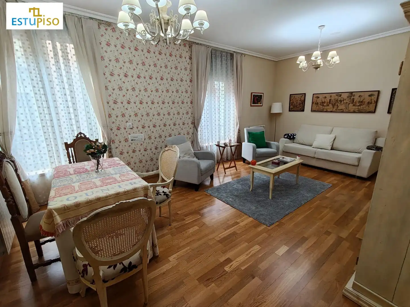Sala de estar de Piso de alquiler en León Capital  con Calefacción y Amueblado
