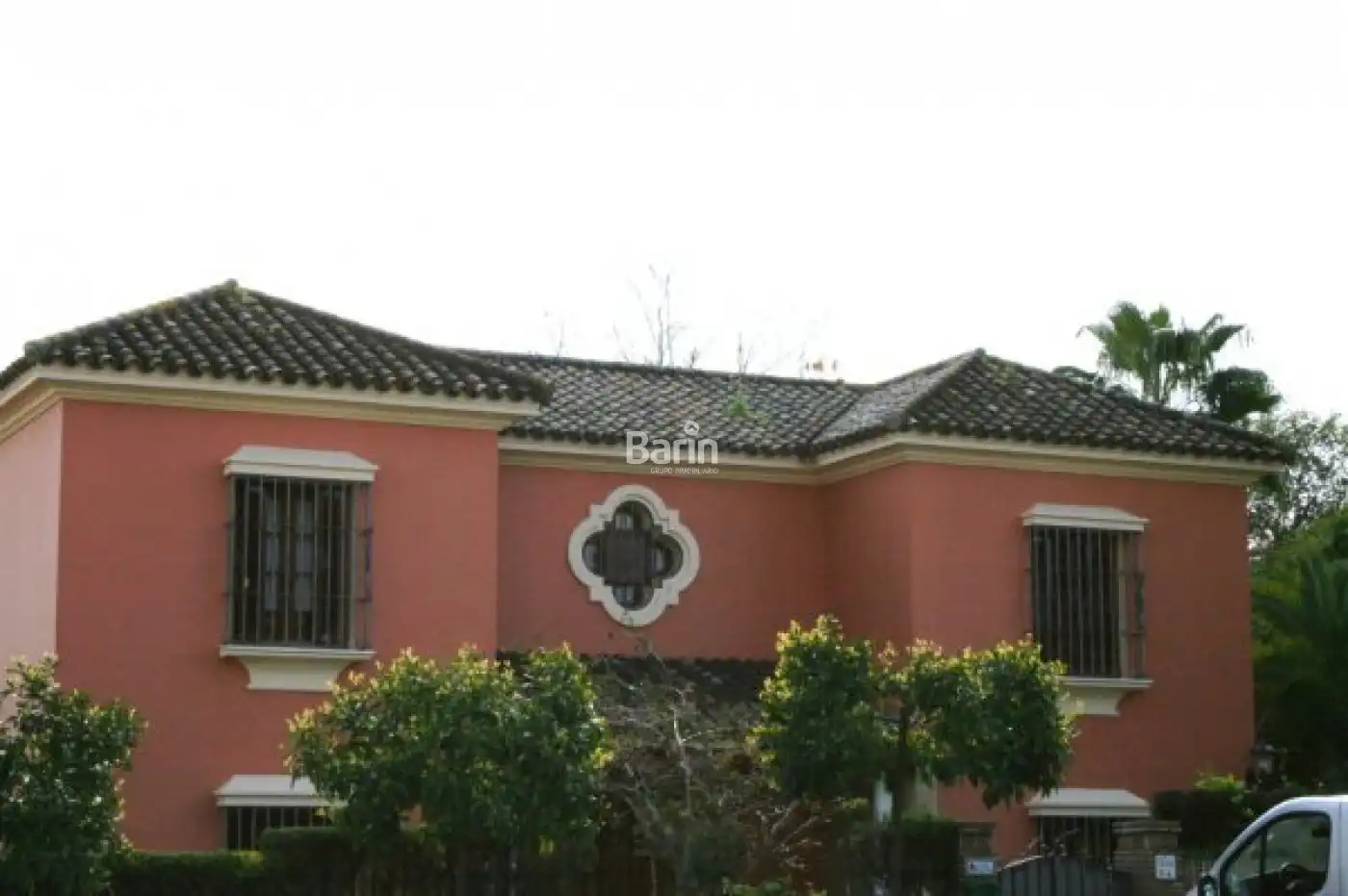 Vista exterior de Casa o xalet en venda en Camas amb Aire condicionat, Jardí privat i Moblat