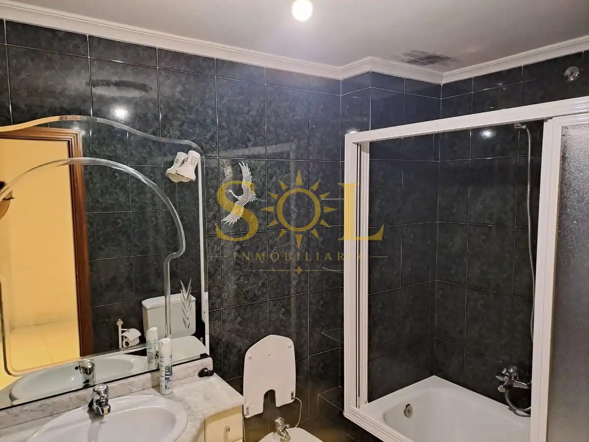 Badezimmer von Wohnung zum Verkauf in La Bañeza  mit Heizung, Parkett und Abstellraum