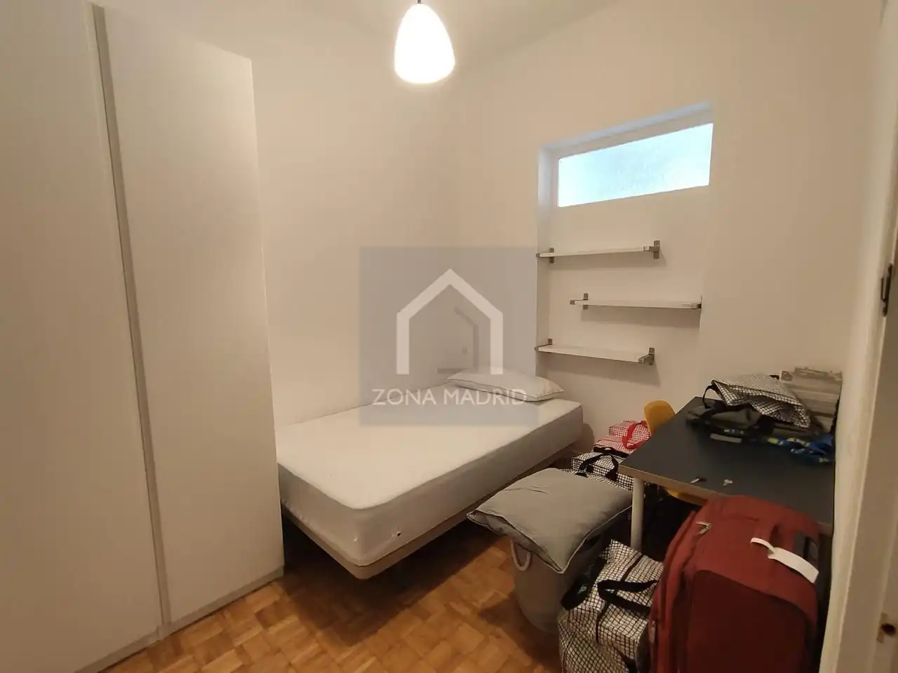 Habitación de Piso en venta en Madrid con Trastero