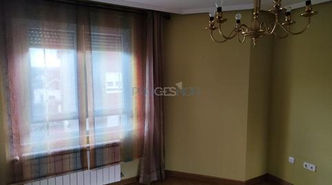 Foto 4 de Casa adosada en venda a Valdefresno, León