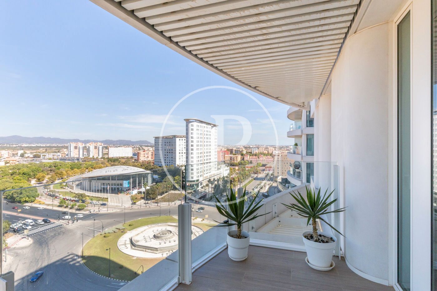Exterior view of Flat to rent in  Valencia Capital  with Air Conditioner, Heating and Private garden