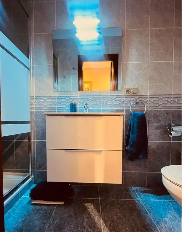 Badezimmer von Wohnung zum Verkauf in Salamanca mit Klimaanlage, Heizung und Parkett