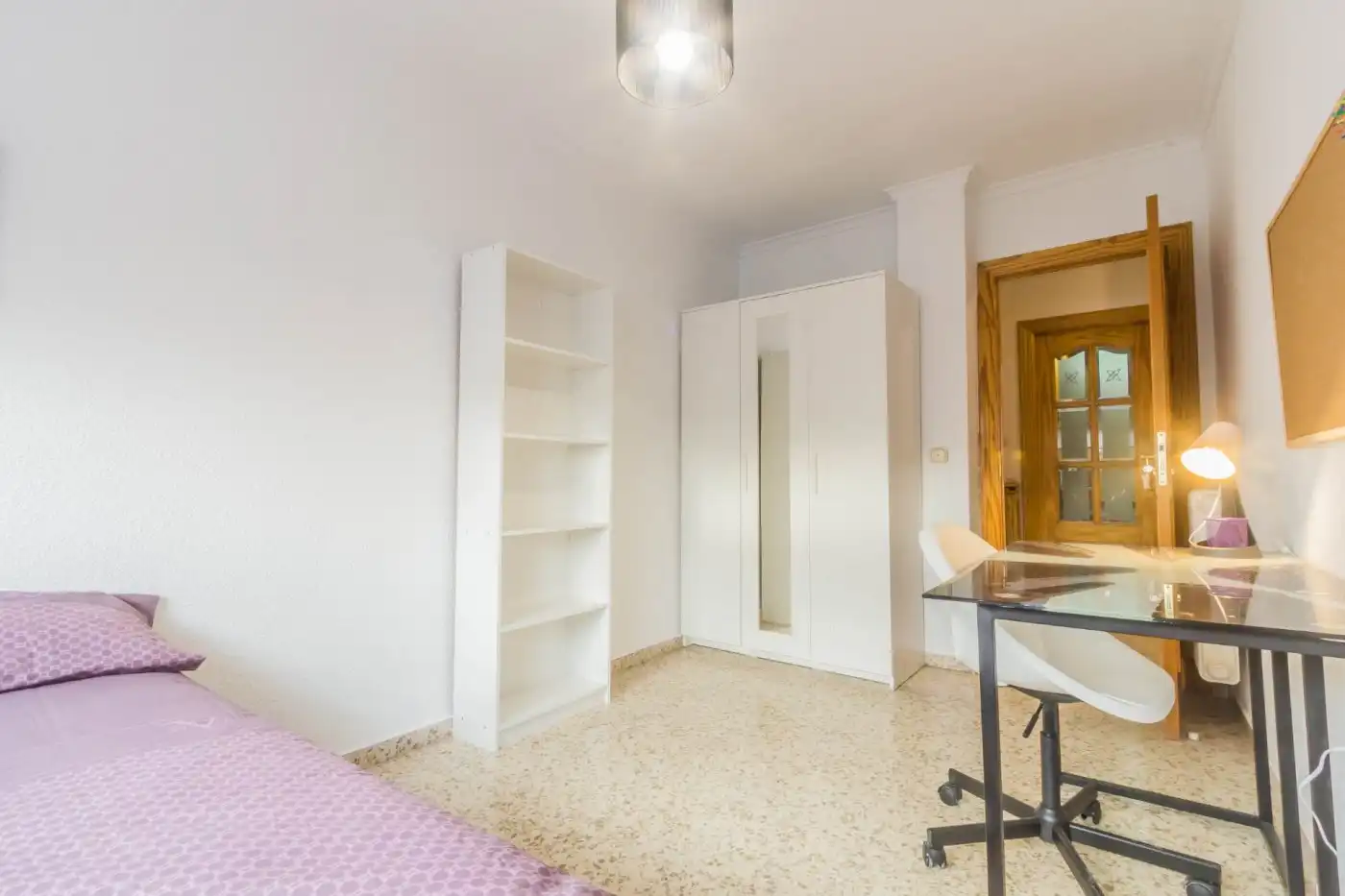 Habitación de Piso de alquiler en Granada con Aire acondicionado, Calefacción y Terraza