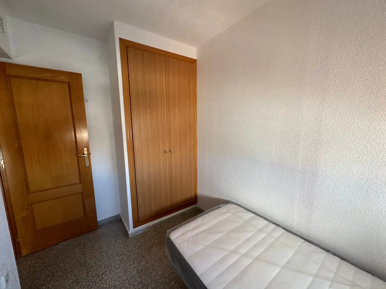 Schlafzimmer von Wohnung zur Miete in Benidorm mit Klimaanlage, Möbliert und Ofen