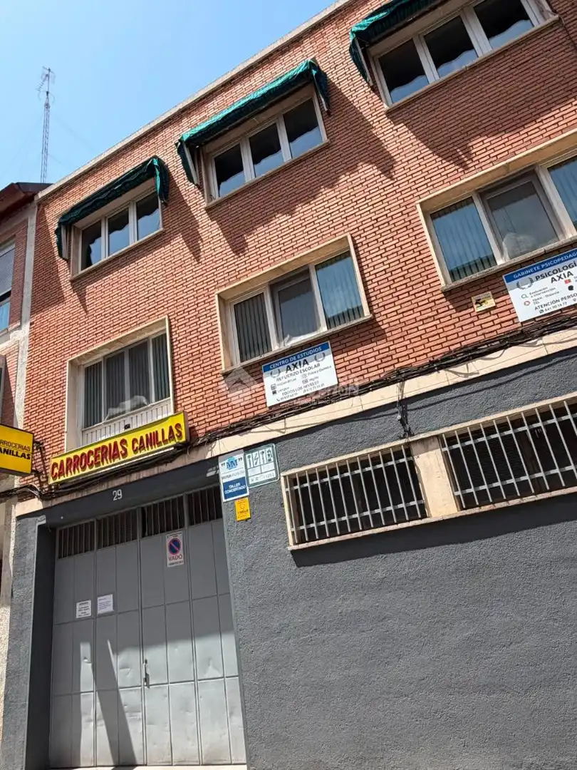Außenansicht von Wohnung zum Verkauf in Madrid mit Klimaanlage