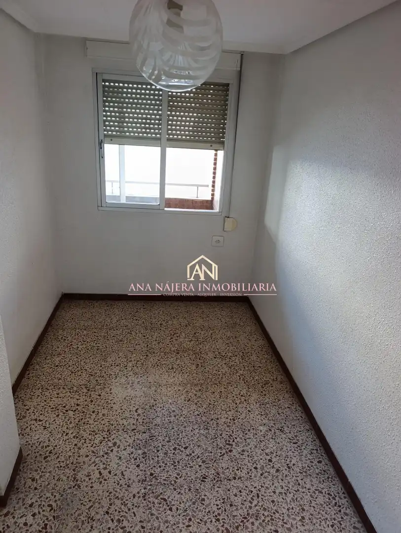 Bedroom of Flat for sale in Manises  with Air Conditioner