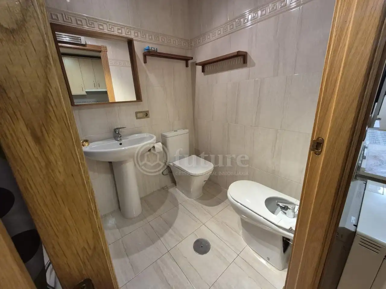 Bathroom of Study for sale in Salamanca  with Heating, Terrace and Furnished