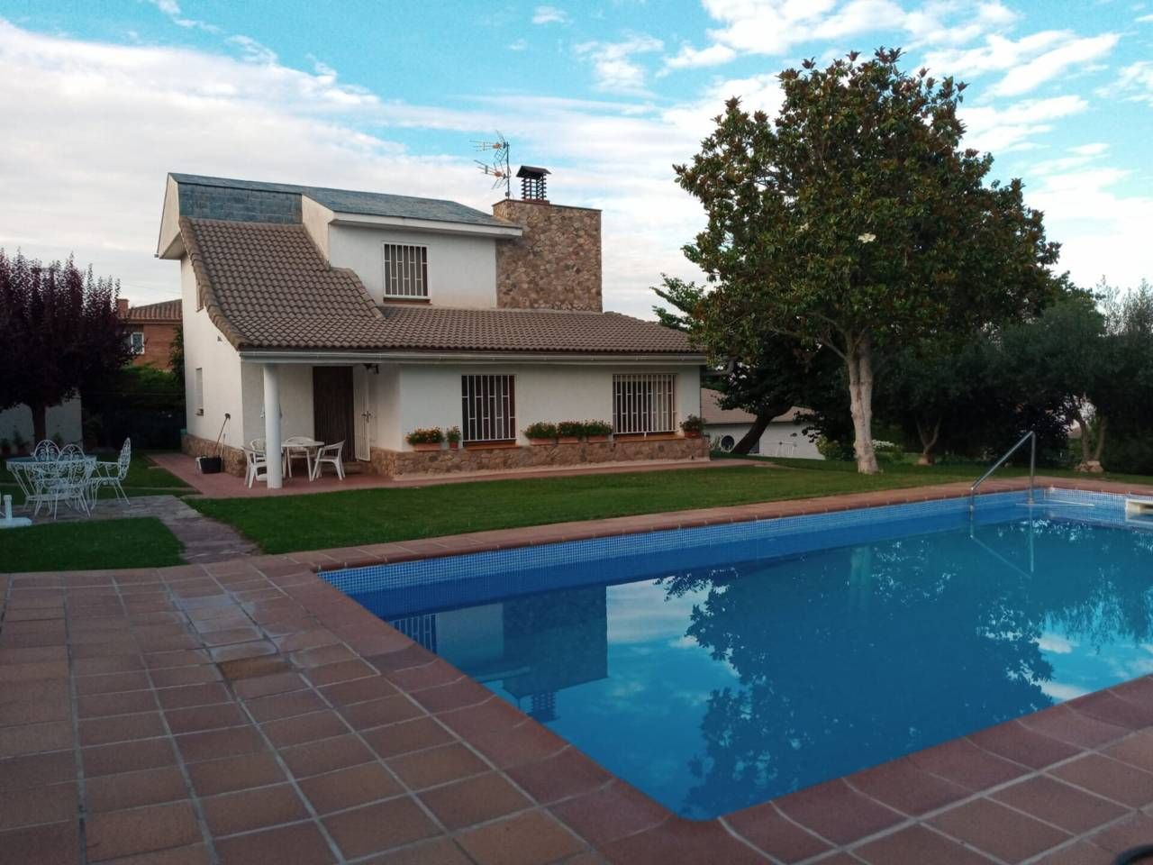 Garden of Country house for sale in Albelda de Iregua  with Heating, Private garden and Swimming Pool