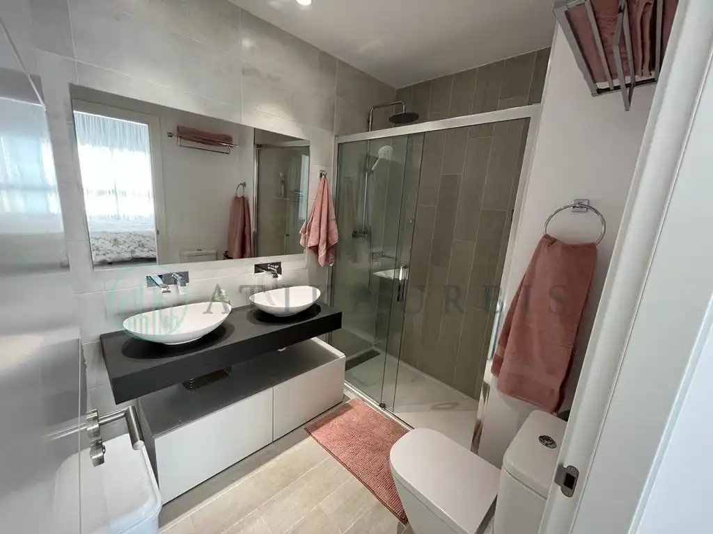 Baño de Ático de alquiler en Málaga con Aire acondicionado, Terraza y Piscina