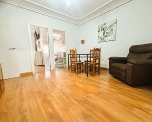 Sala d'estar de Casa o xalet en venda en Dos Hermanas amb Aire condicionat, Terrassa i Traster