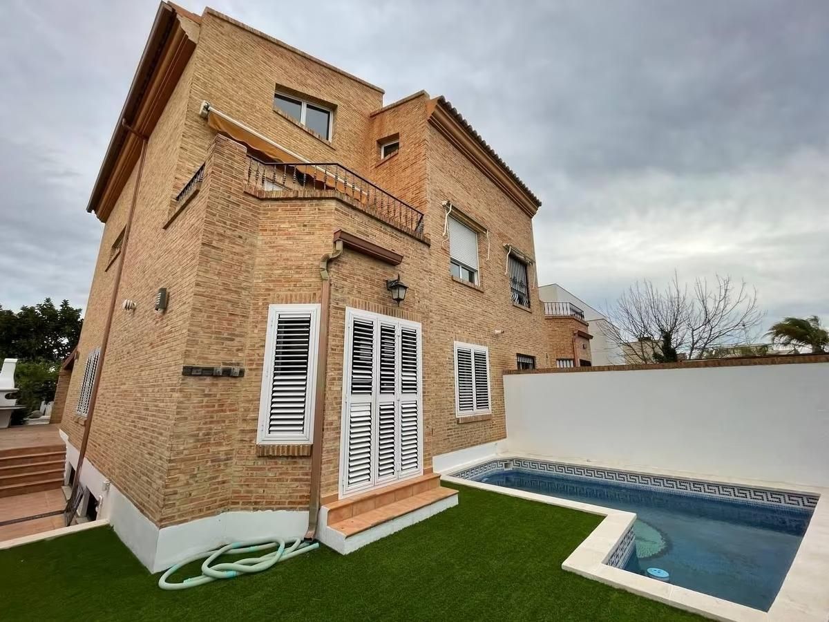 Exterior view of Single-family semi-detached for sale in Godella  with Heating, Private garden and Terrace