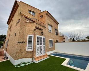 Vista exterior de Casa adosada en venda en Godella amb Calefacció, Jardí privat i Terrassa
