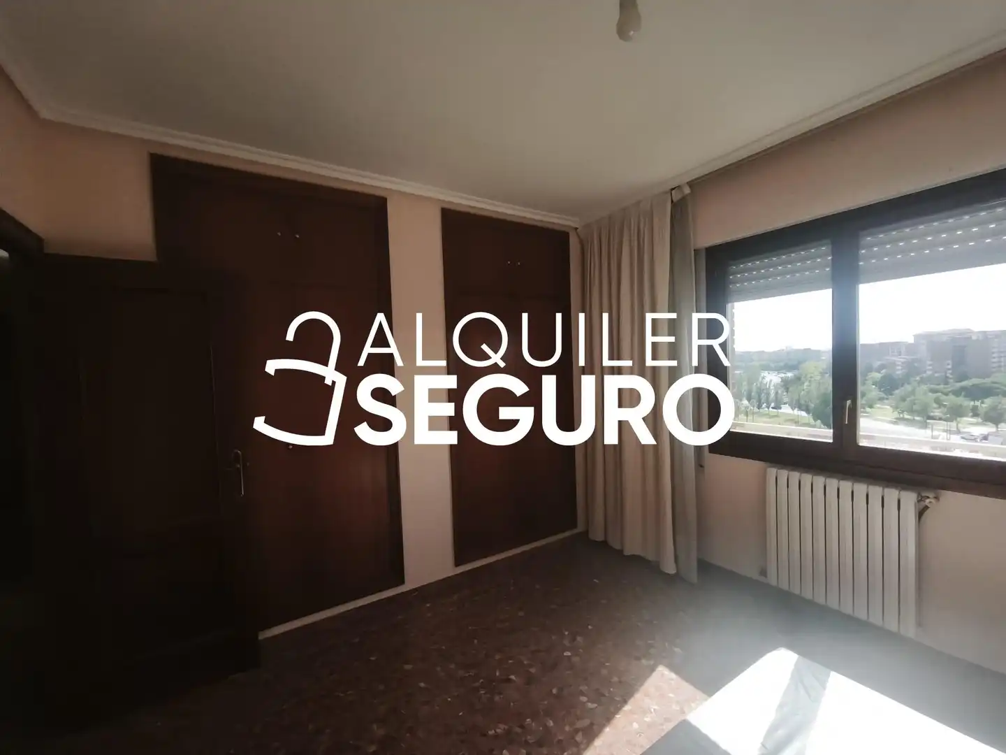 Schlafzimmer von Wohnung zur Miete in Zaragoza mit Heizung, Terrasse und Abstellraum