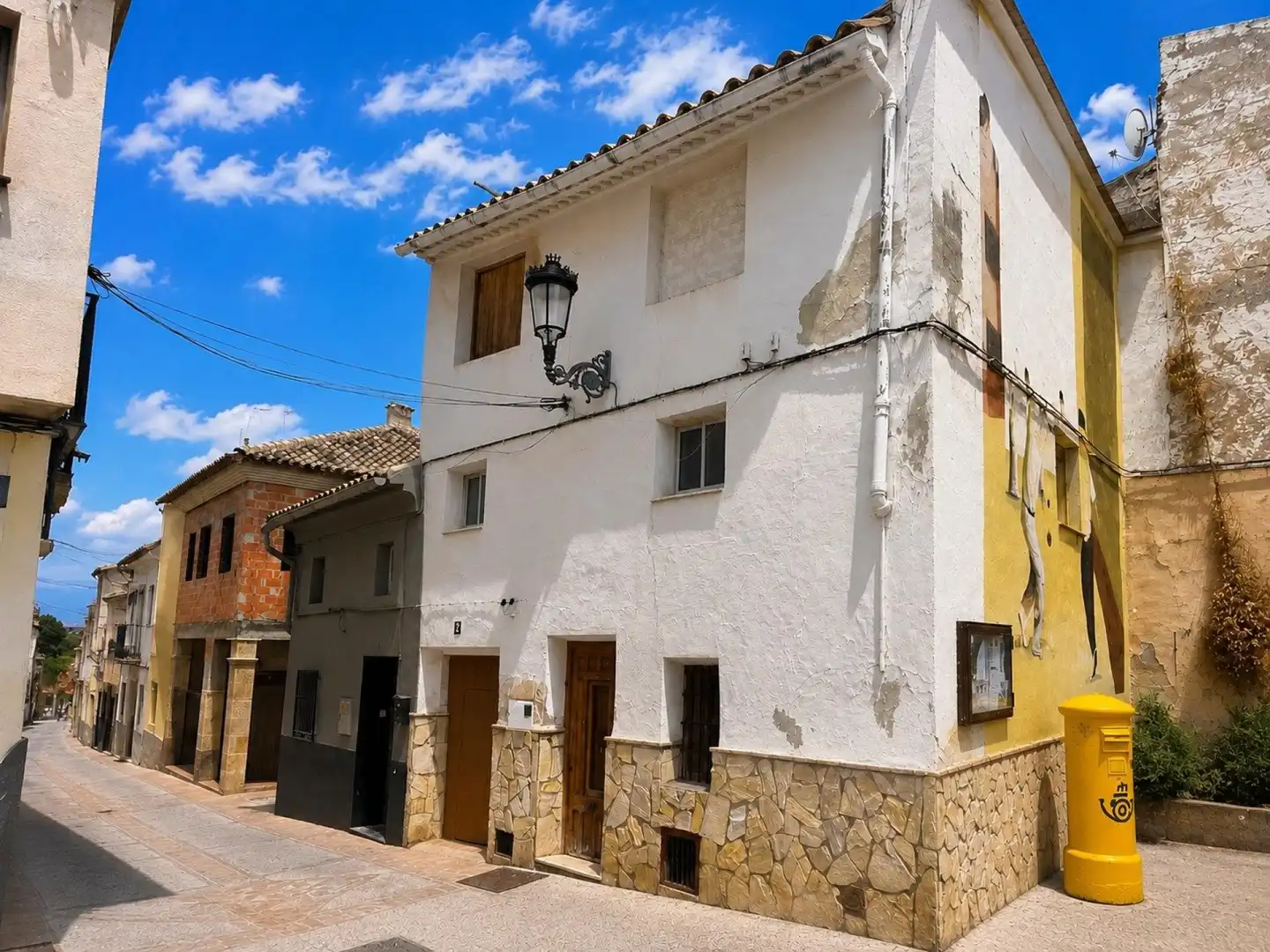 Vista exterior de Casa adosada en venta en Teresa de Cofrentes