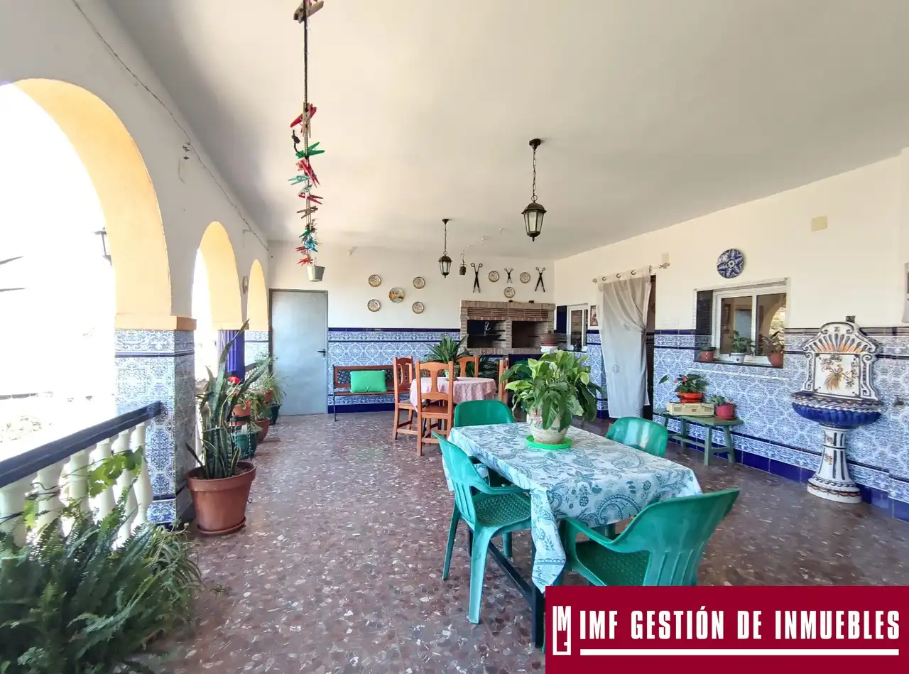 Finca rústica en venta en Canillas de Aceituno con Jardín privado, Terraza y Amueblado
