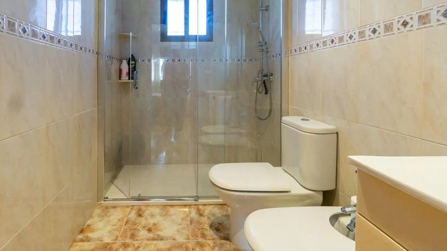 Baño de Casa o chalet en venta en Crevillent con Aire acondicionado, Jardín privado y Terraza