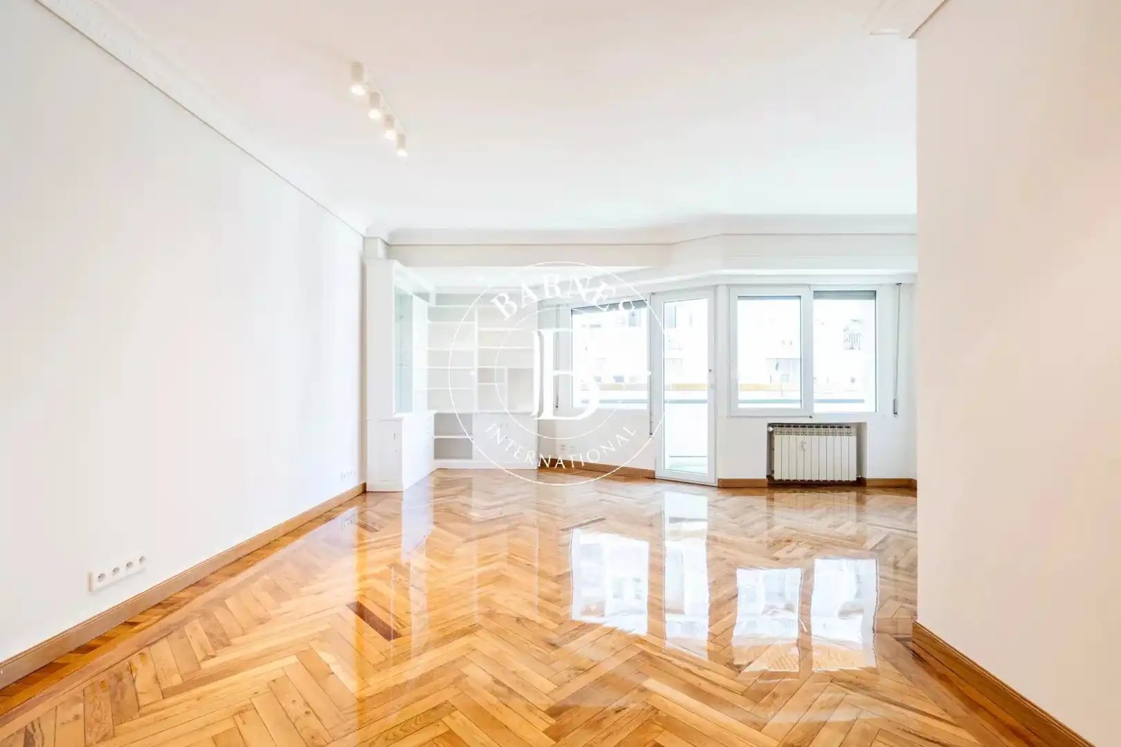 Living room of Flat for rent in Madrid  with Air Conditioner, Heating and Terrace
