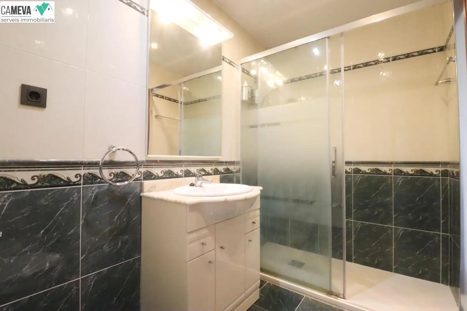 Bathroom of Flat for sale in Barberà del Vallès  with Air Conditioner, Heating and Terrace