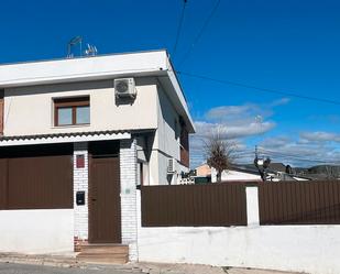 Exterior view of Single-family semi-detached for sale in Aldea del Fresno  with Air Conditioner