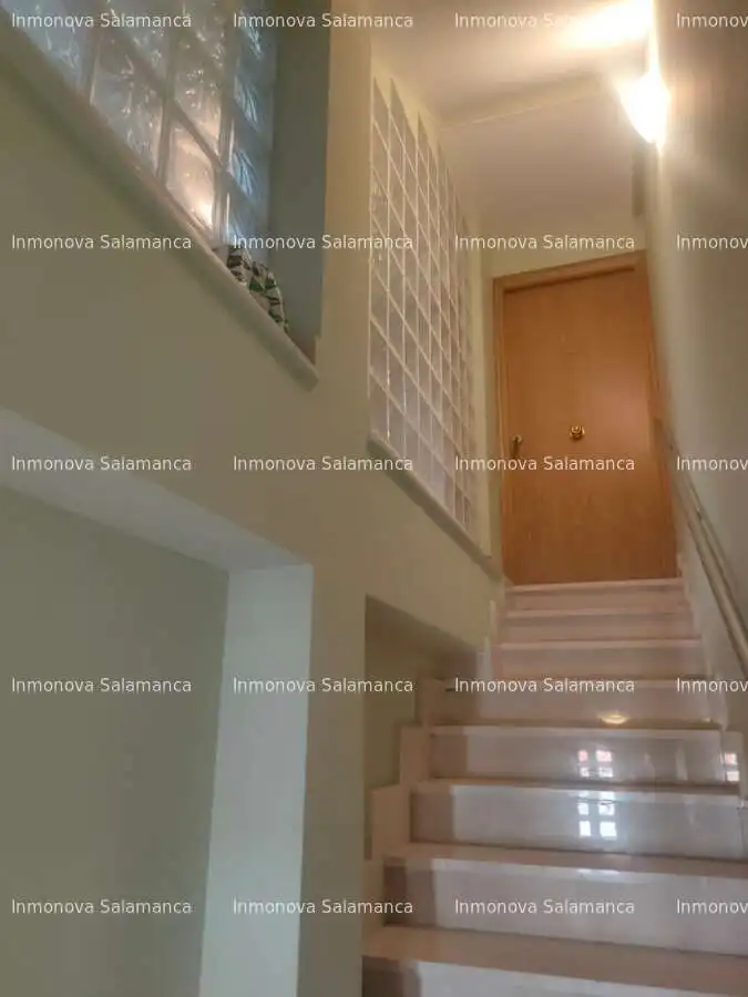Casa o chalet en venta en Vecinos con Calefacción, Terraza y Trastero