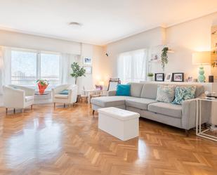 Living room of Apartment for sale in  Madrid Capital  with Air Conditioner, Private garden and Storage room