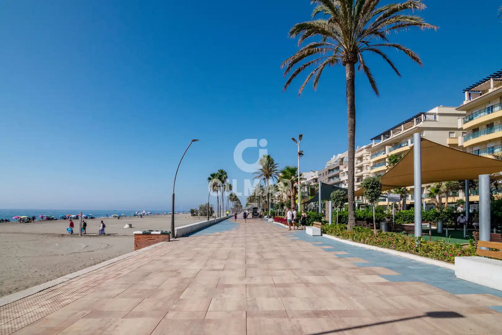 Vista exterior de Apartament en venda en Estepona amb Calefacció i Balcó