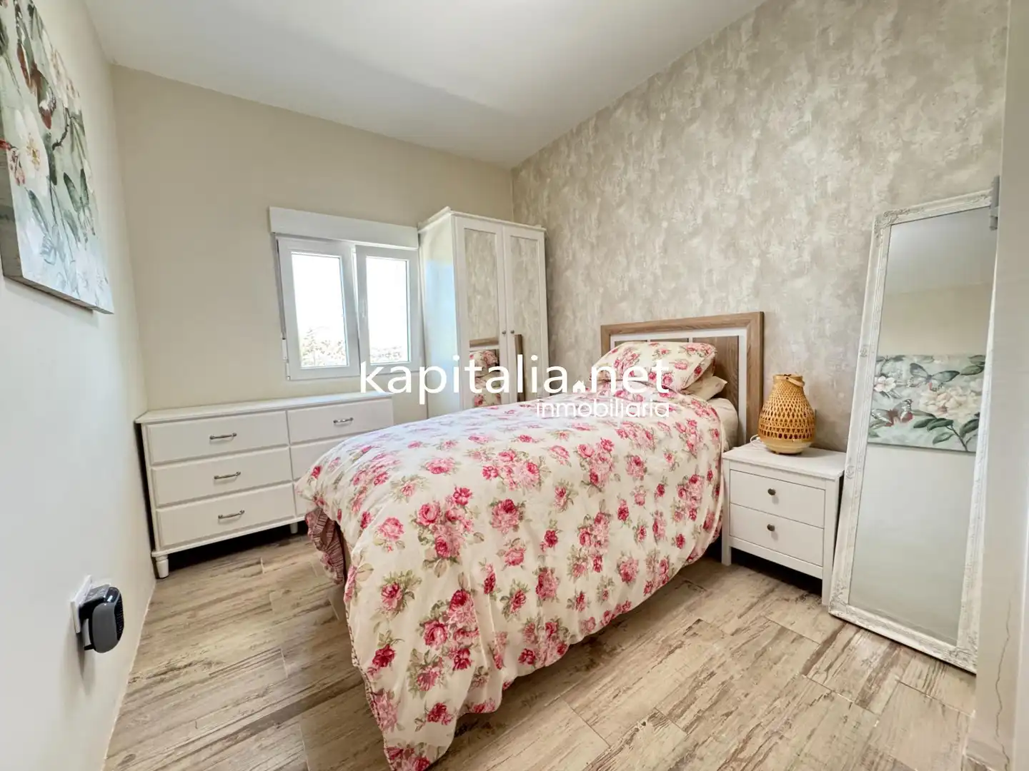 Schlafzimmer von Wohnungen zur Miete in Ontinyent mit Klimaanlage, Heizung und Schwimmbad